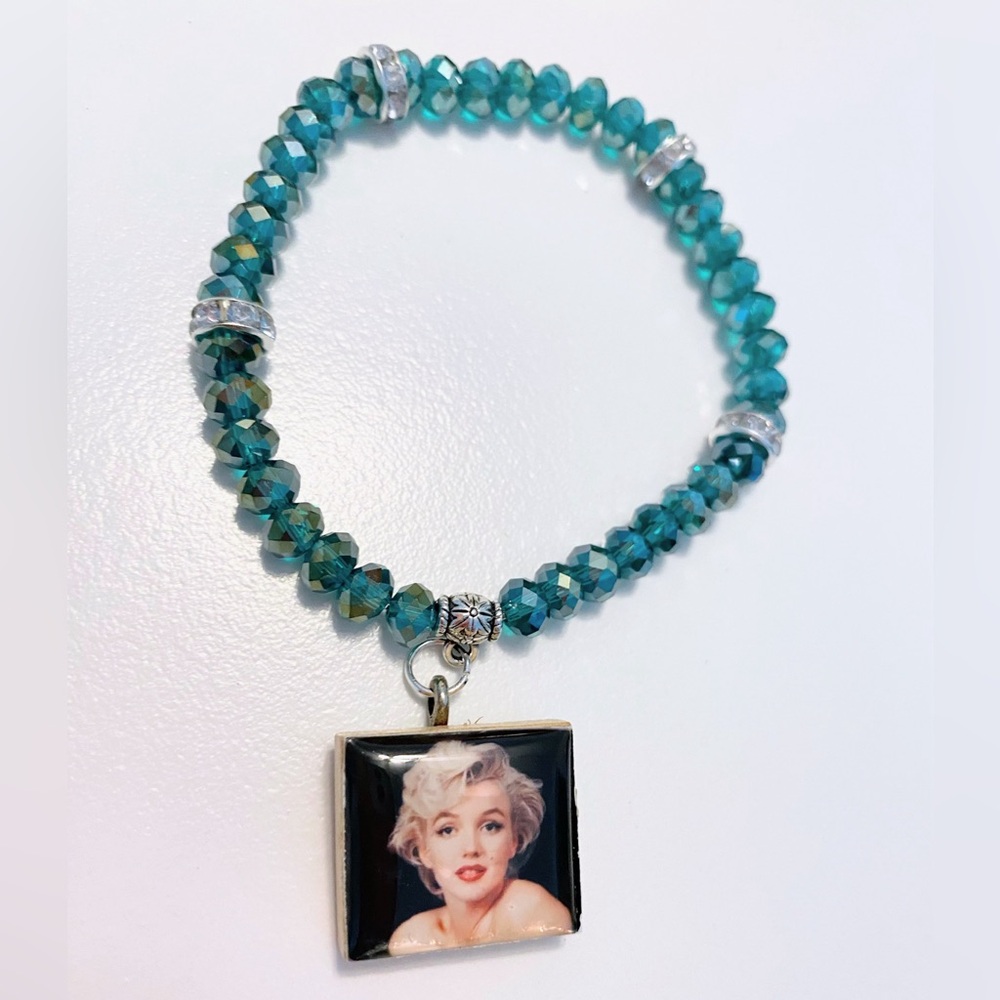 Elegant Green Crystal Beaded Bracelet with Iconic Marilyn Monroe Charm